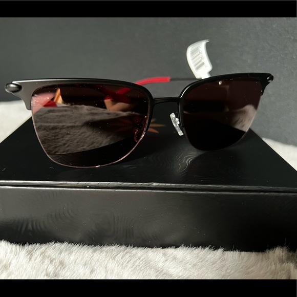 NWT. Michael Kors Archie Sunglasses in Merlot - Picture 4 of 9